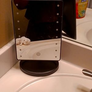Avanity mirror
